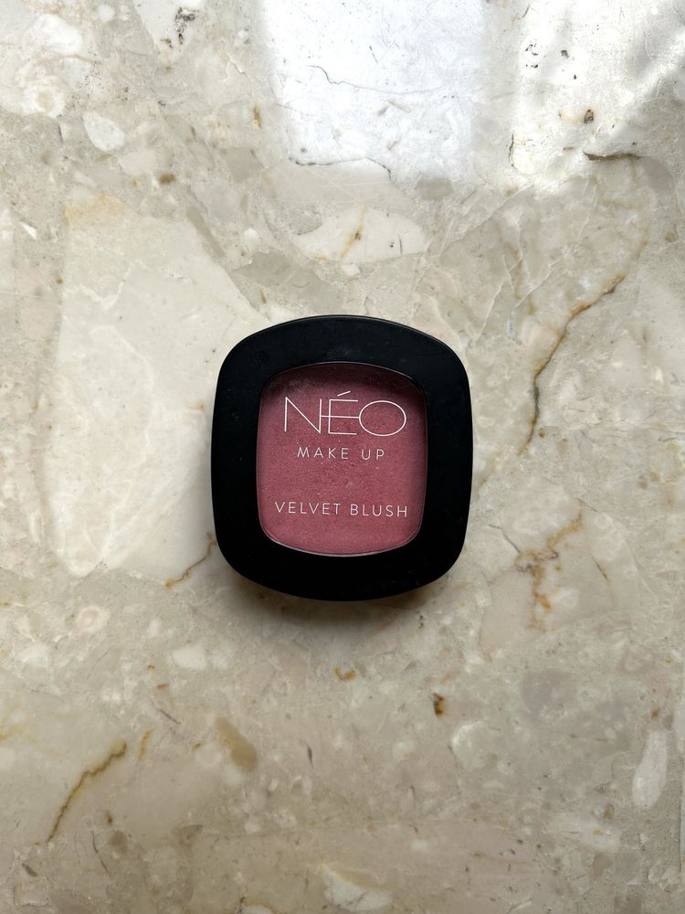 Cienie do powiek Inglot, Mac, Nyx, róż Neo Make-up, balsam do ust