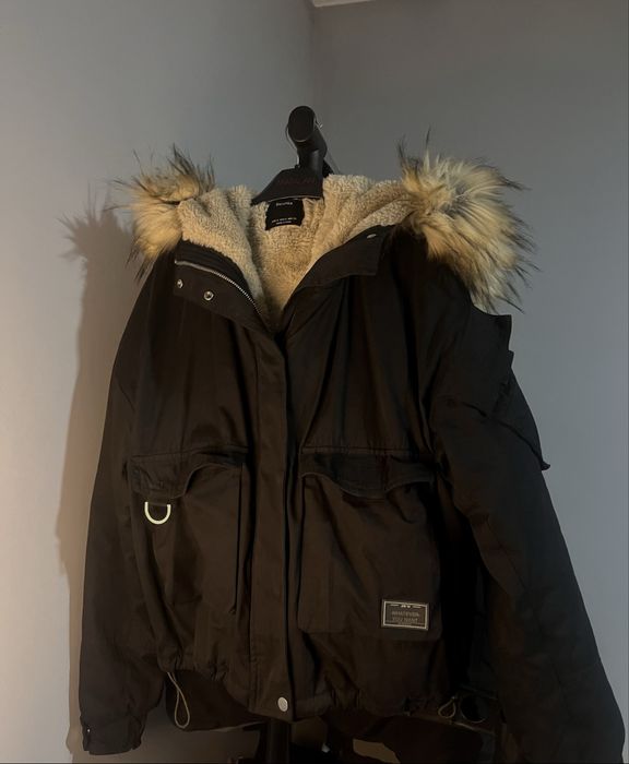 Куртка з мехом Bershka