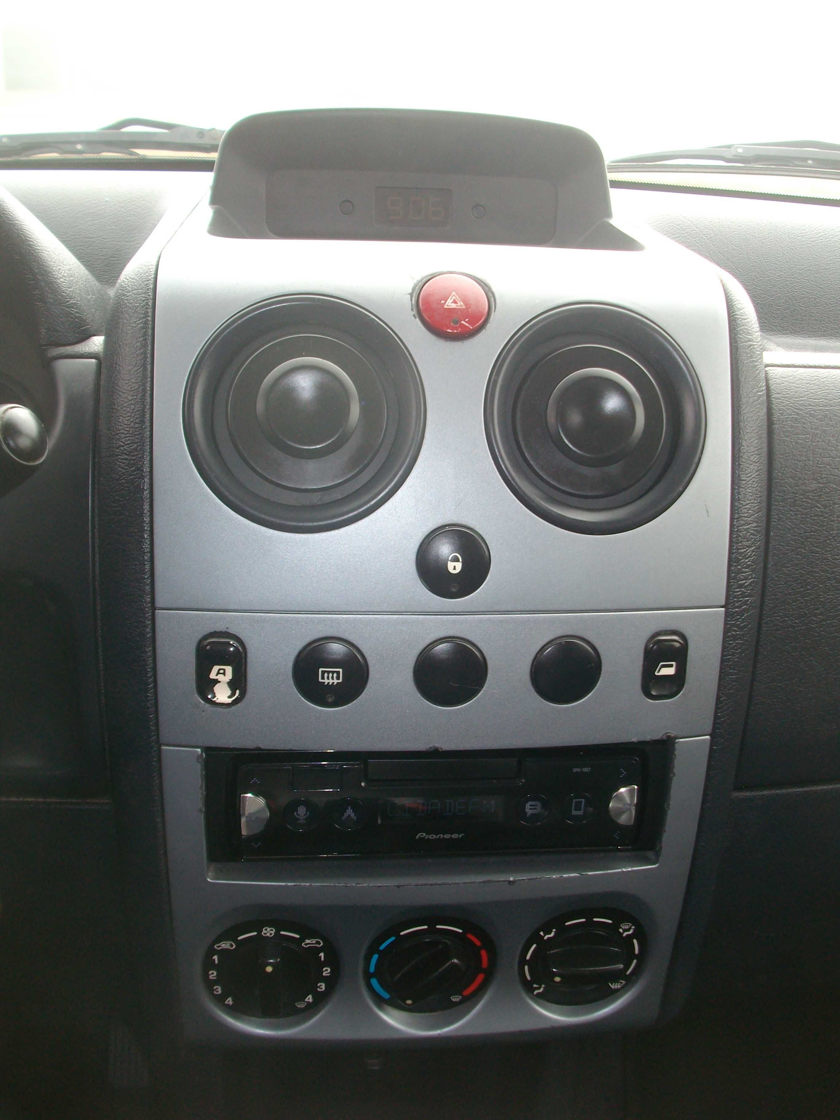 Citroen Berlingo 1.6D (Fibrada no interior) de 2010