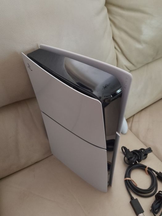 Konsola PS 5 Slim 1 TB z napędem na gwarancji do 2027 r JAK NOWA