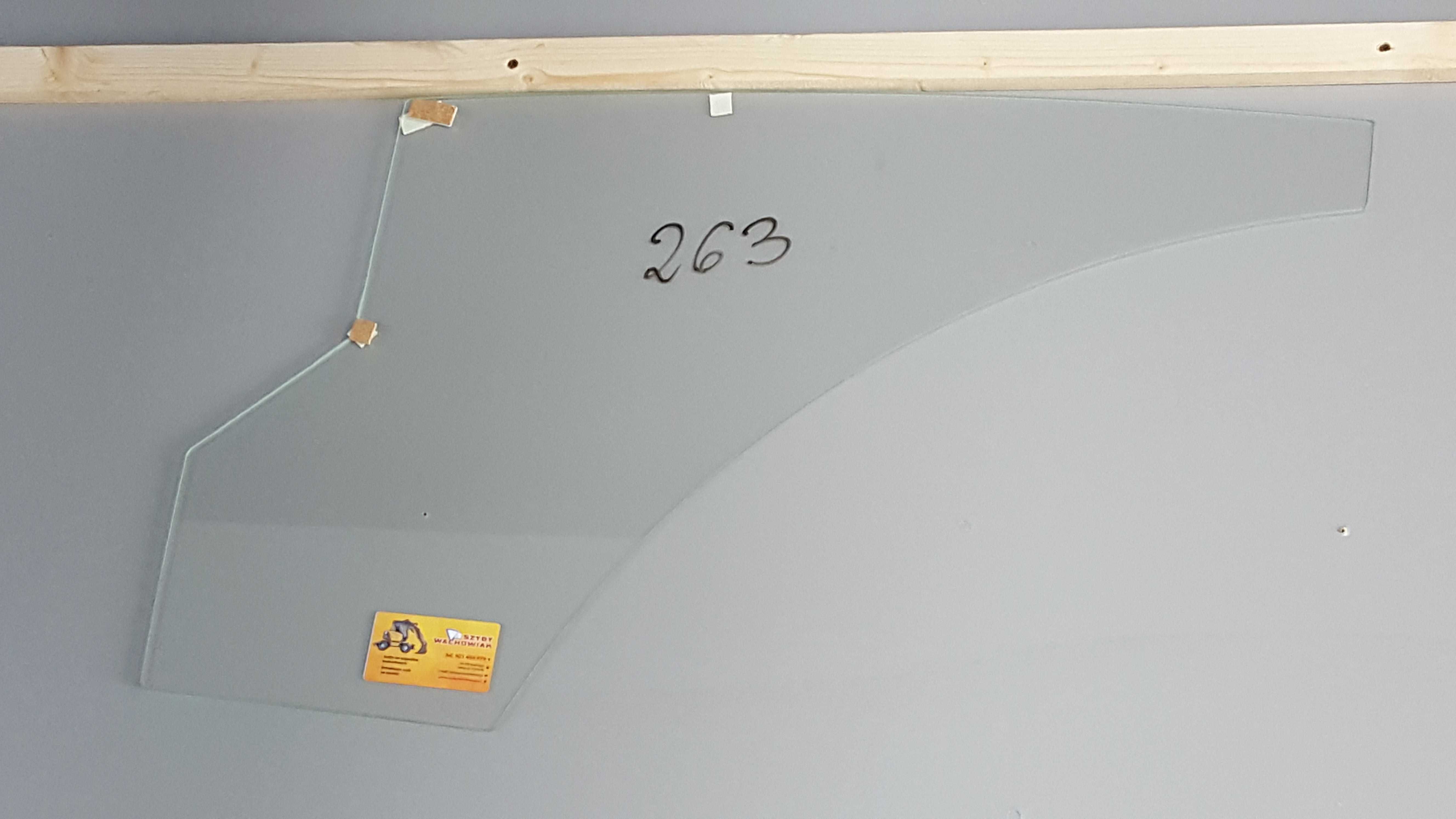 szyba Case, Fermec, Terex - drzwi dolna  nr 263