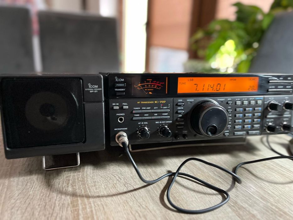 Sprzedwm Icom 737
