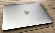 13 calowy MacBook pro z touch bar i Touch ID