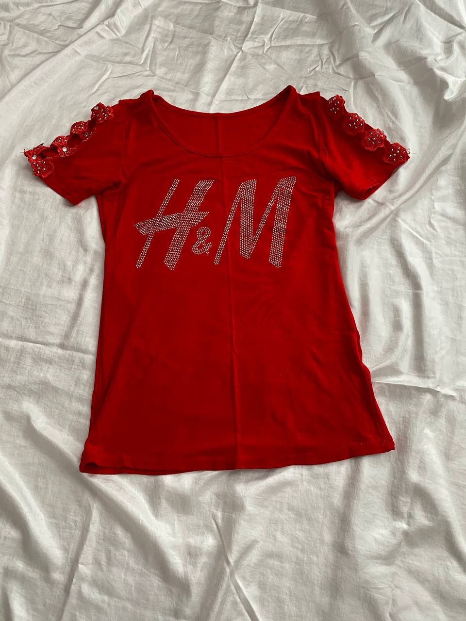 Футболка H&M в камінці