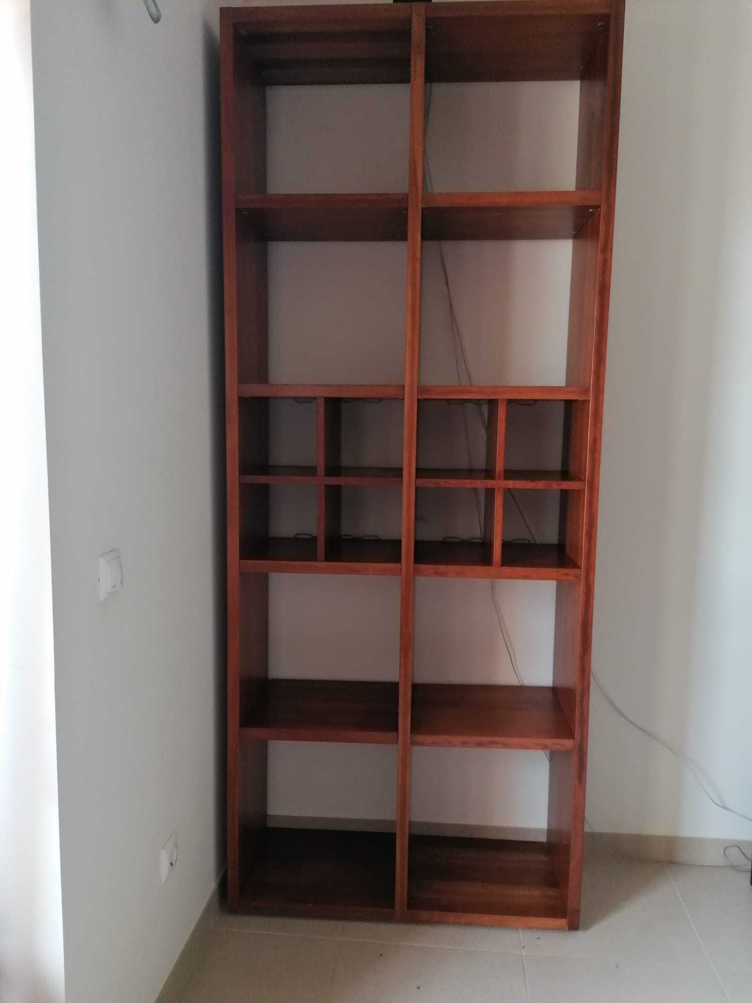 Vendo Mobília de sala completa em cerejeira,