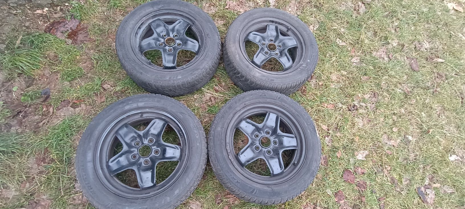 Felga / Koła stalowe strukturalne VW 16' 5x112  z oponami zimowymi Ful