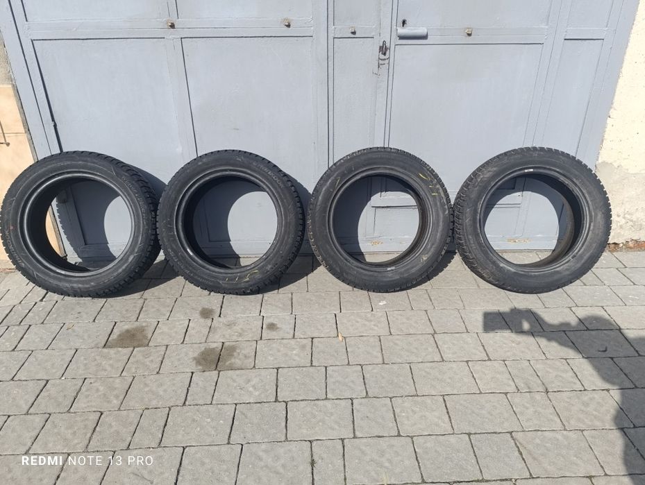 Шини зимові 215/55 R16