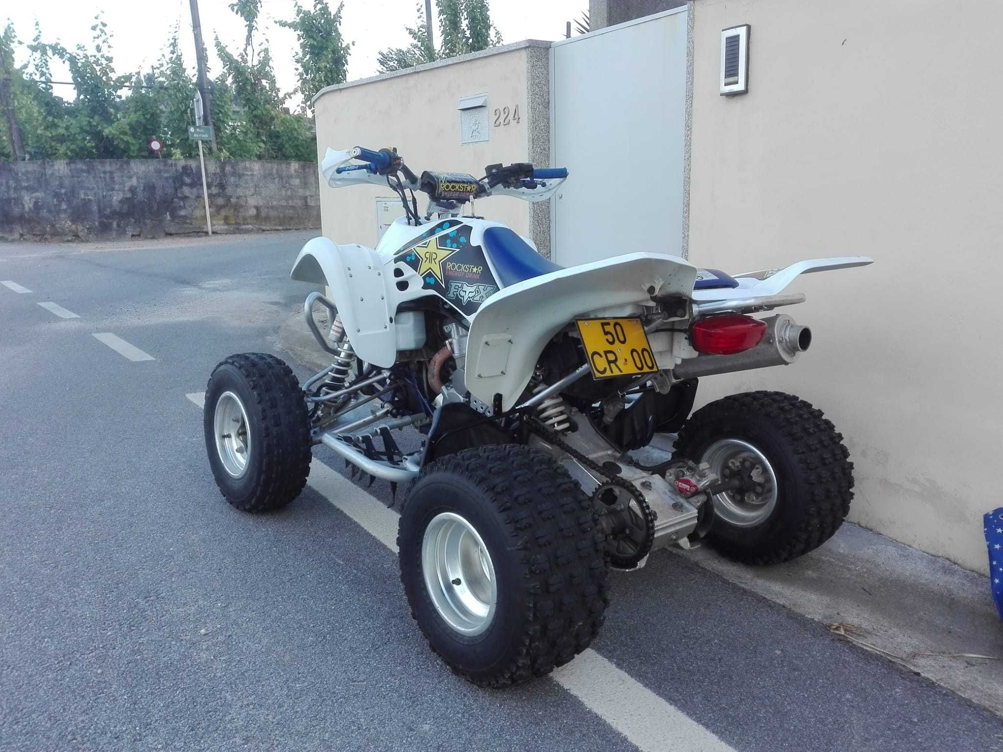 Moto 4 Suzuki LTZ 400