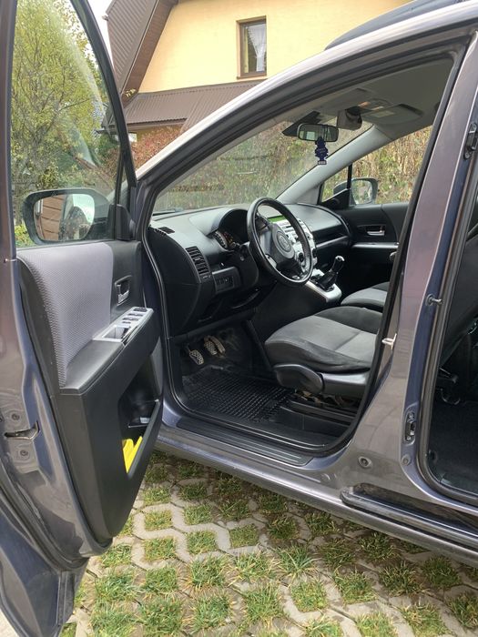 Продам автомобіль Мазда