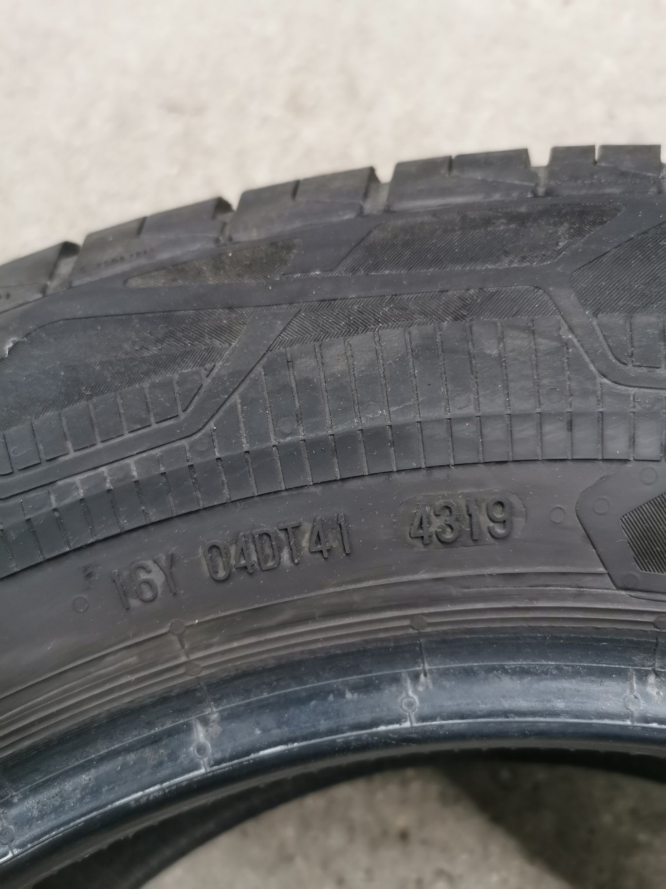Para opon 215/65R16c Continental VanContact Eco