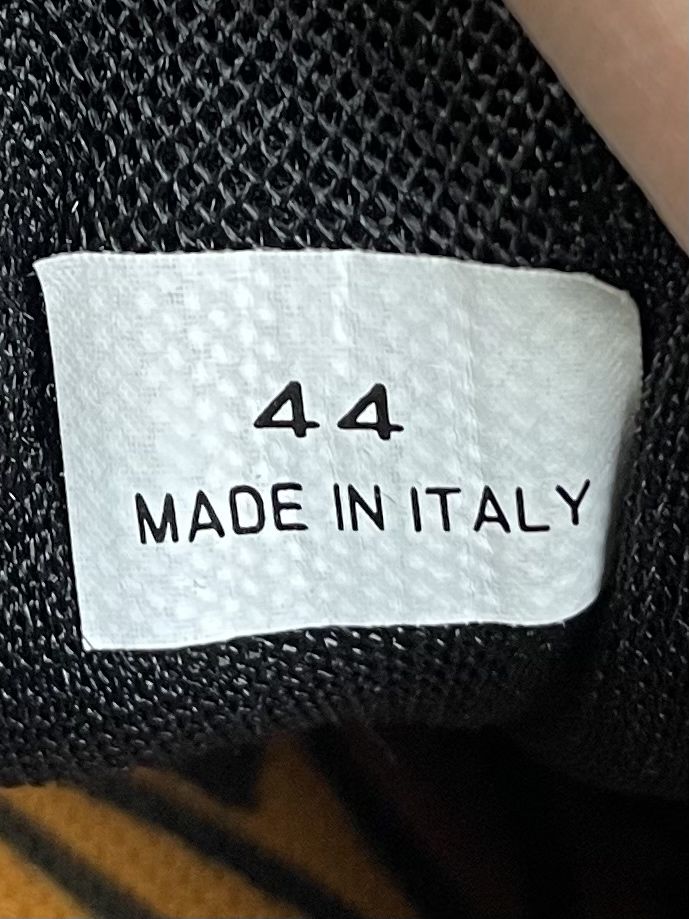 Versace Italy кроссовки 44 размер черные фирменные