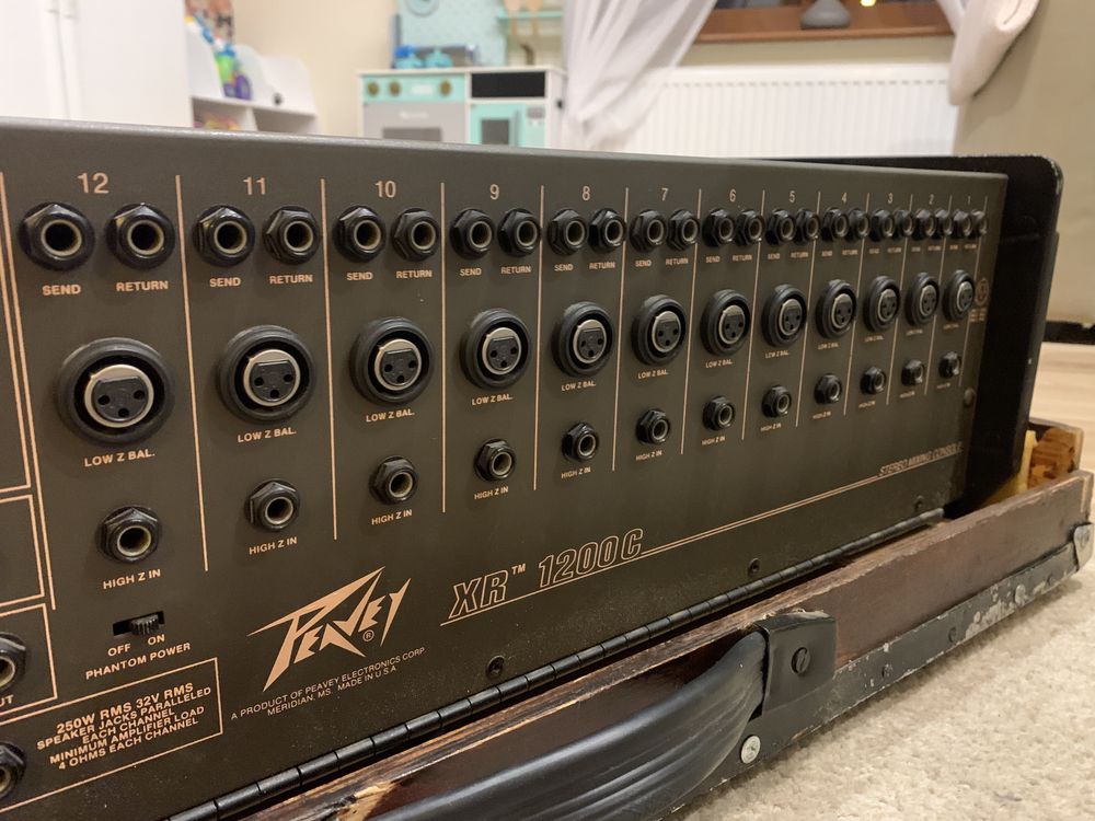 Mikser Power Mixer Peavey XR 1200C