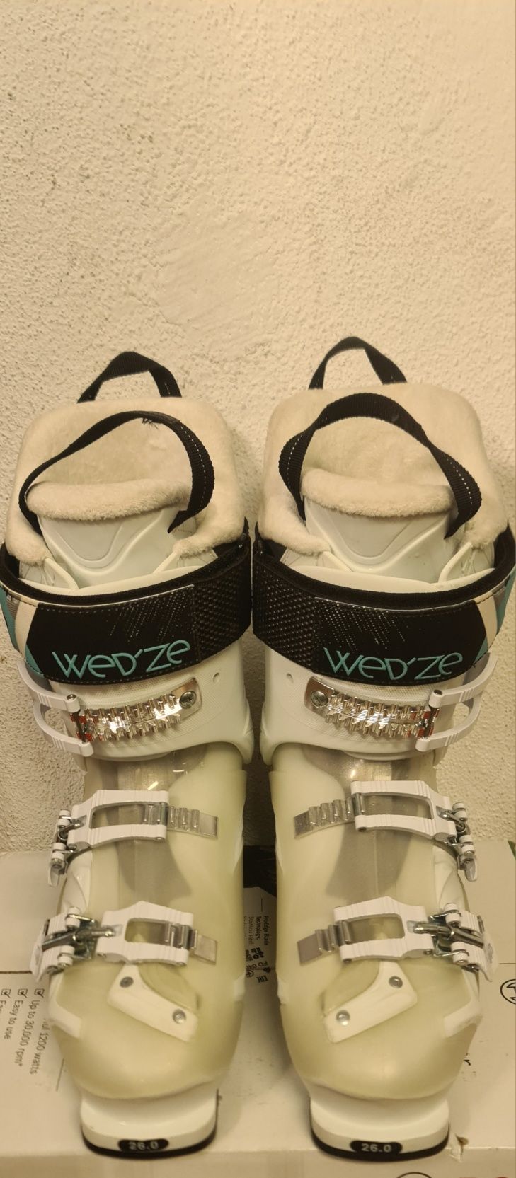 Vendo botas de Ski dois pares novas e um par usadas