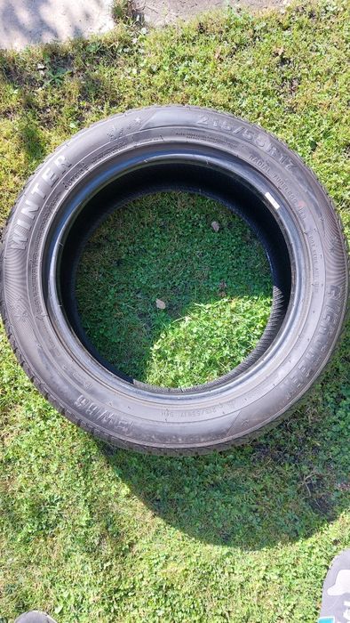 Opony zimowe 215x55x17 bieżnik 7.5 mm, bez uszkodzeń