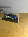 Subaru Impreza WRC 1:64 – kolekcjonerski model w gablotce