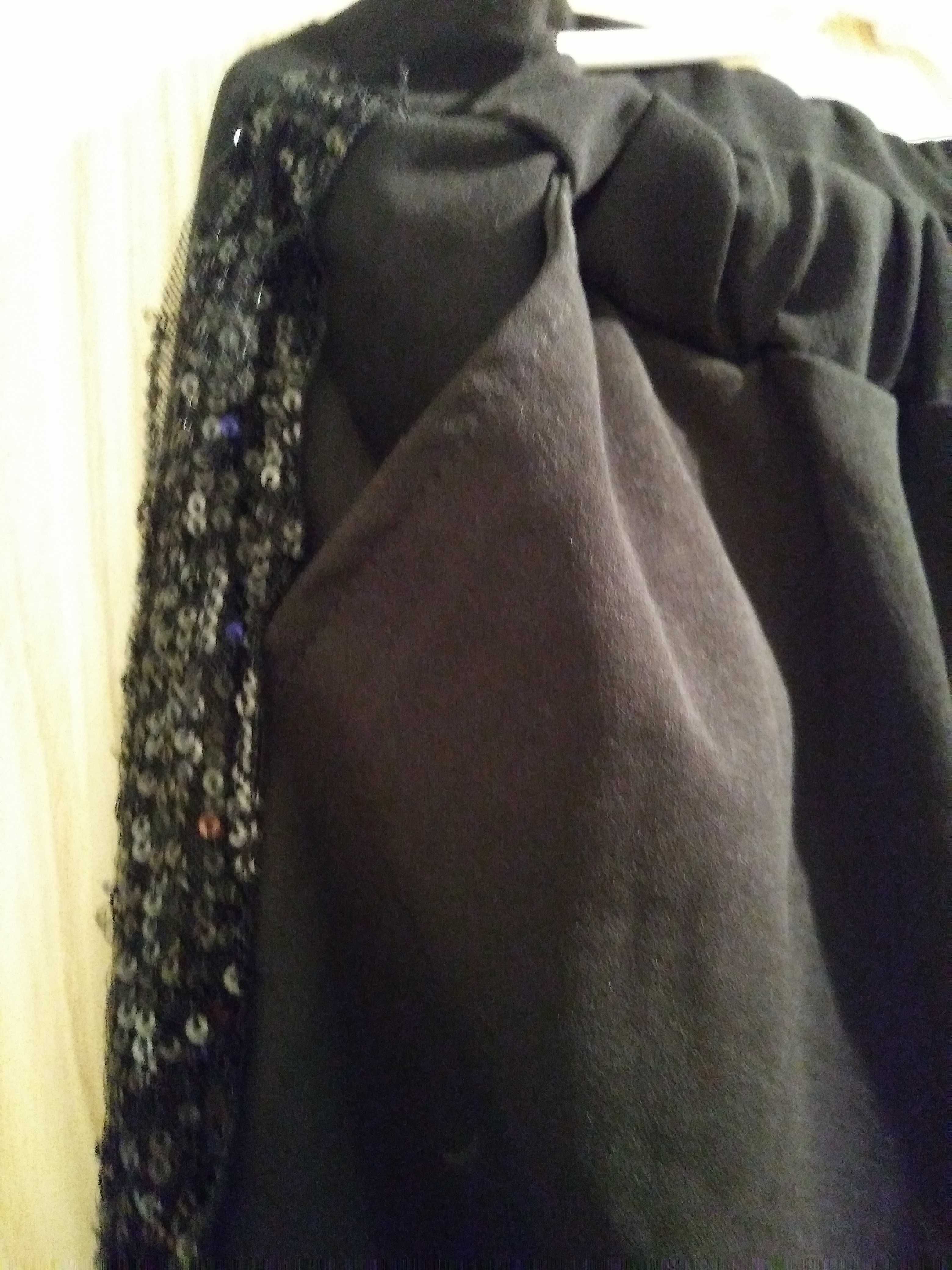 spodnie eleganckie z lampasem z cekinów czarnych, L/XL  firma Moraj