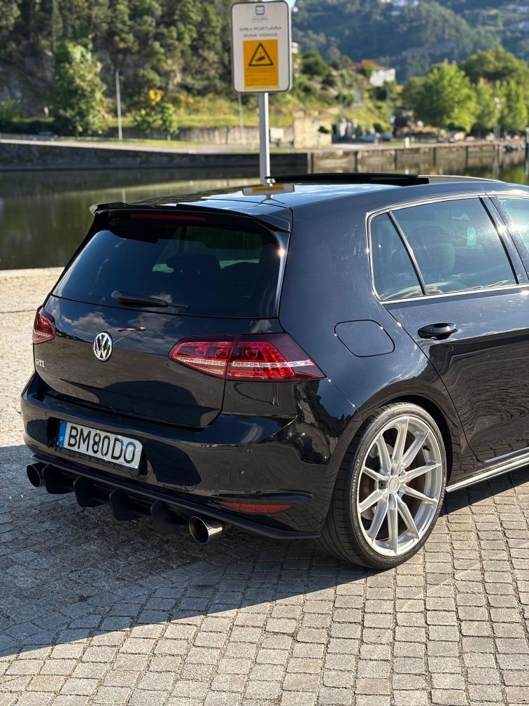 Volkswagen Golf 7 GTI