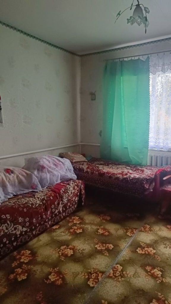 Продам частину будинку Чуднів Центр
