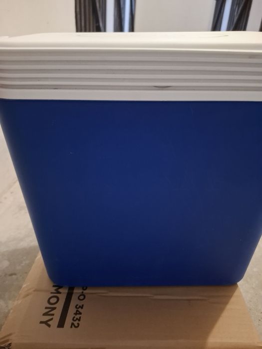 Lodówka turystyczna na wklady.