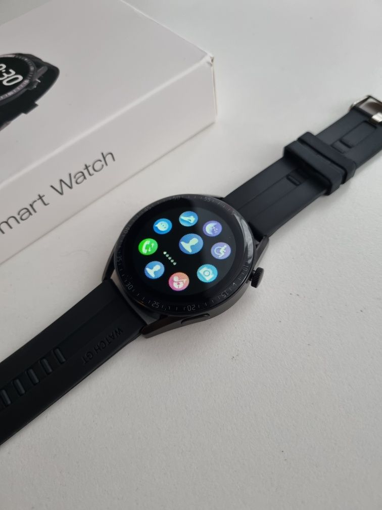 Okrągły smartwatch GT4