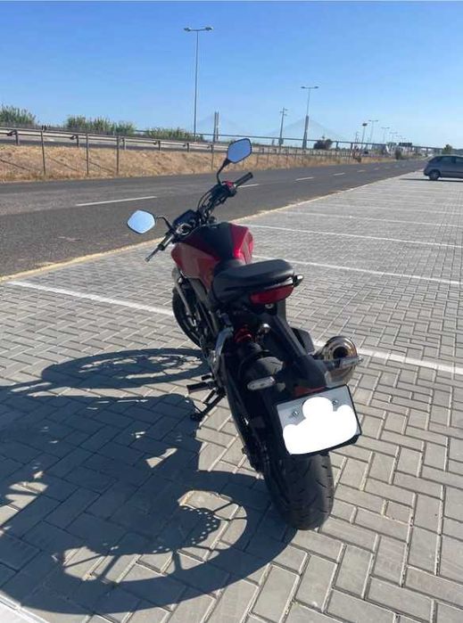 Honda CB300R - Impecável e Pronta a Andar!
