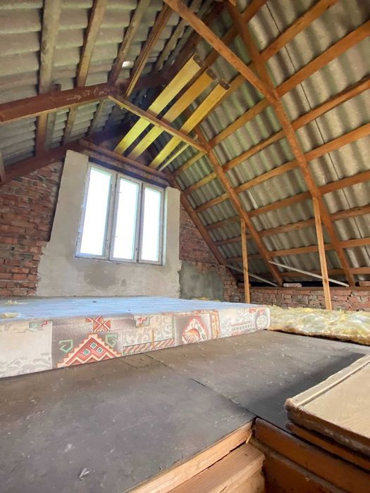 Продаж 2поверхового дачного будинку за районом Ружична