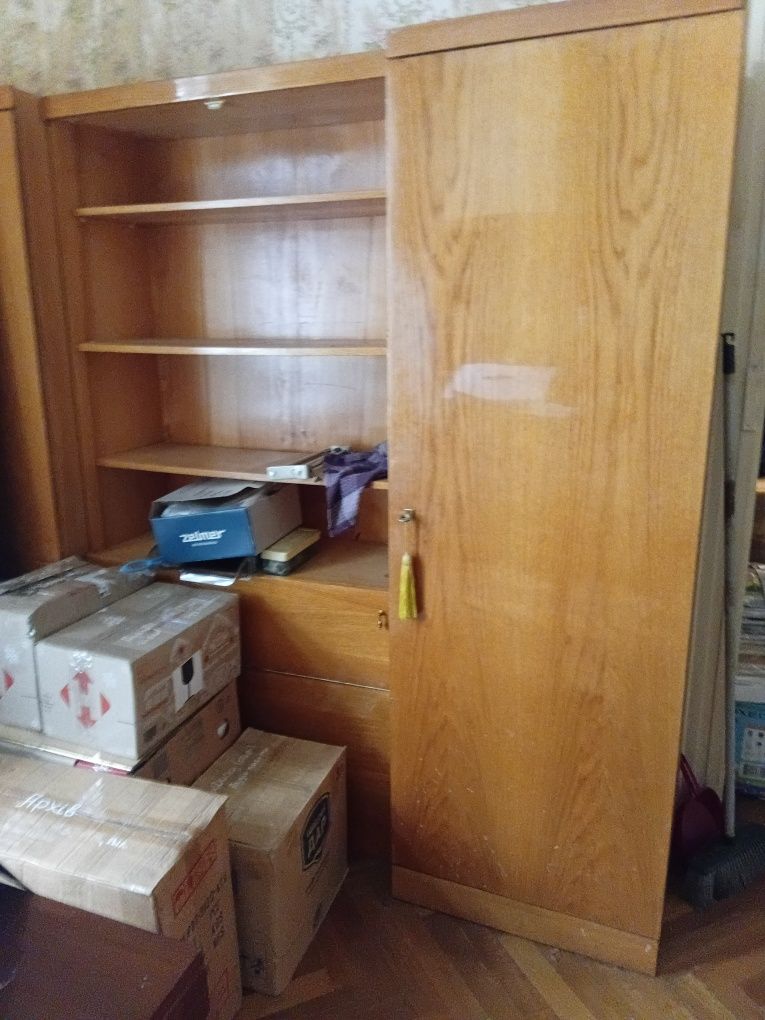 Віддам задарма стінка у вітальню