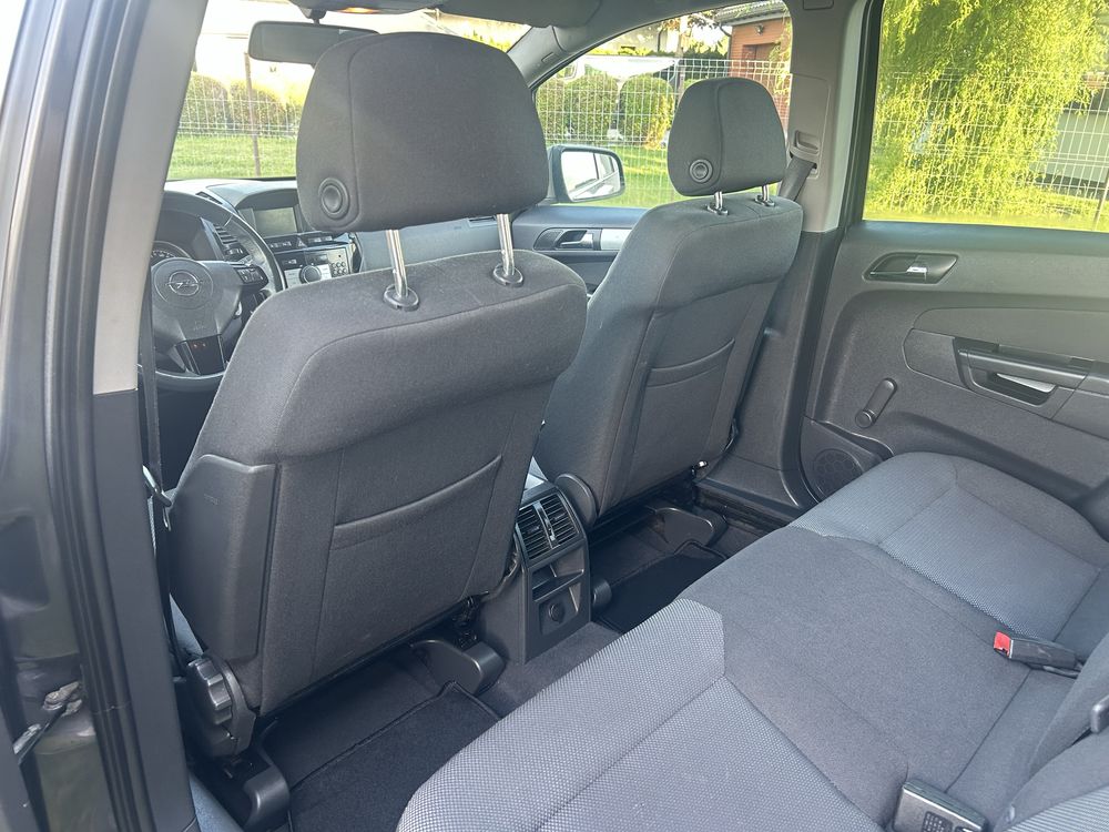 Opel Zafira 2011r. 1.8 benzyna 140KM BEZWYPADKOWY !!! 7 OSOBOWA !!!