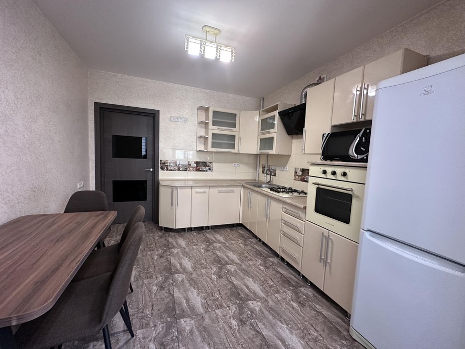 Продам 2 кім.кв в центрі.Заходь та живи!