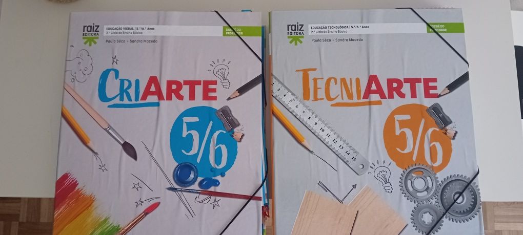Manuais EVT atuais com cadernos atividades
