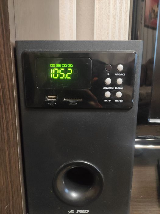 Продам F&D A555U