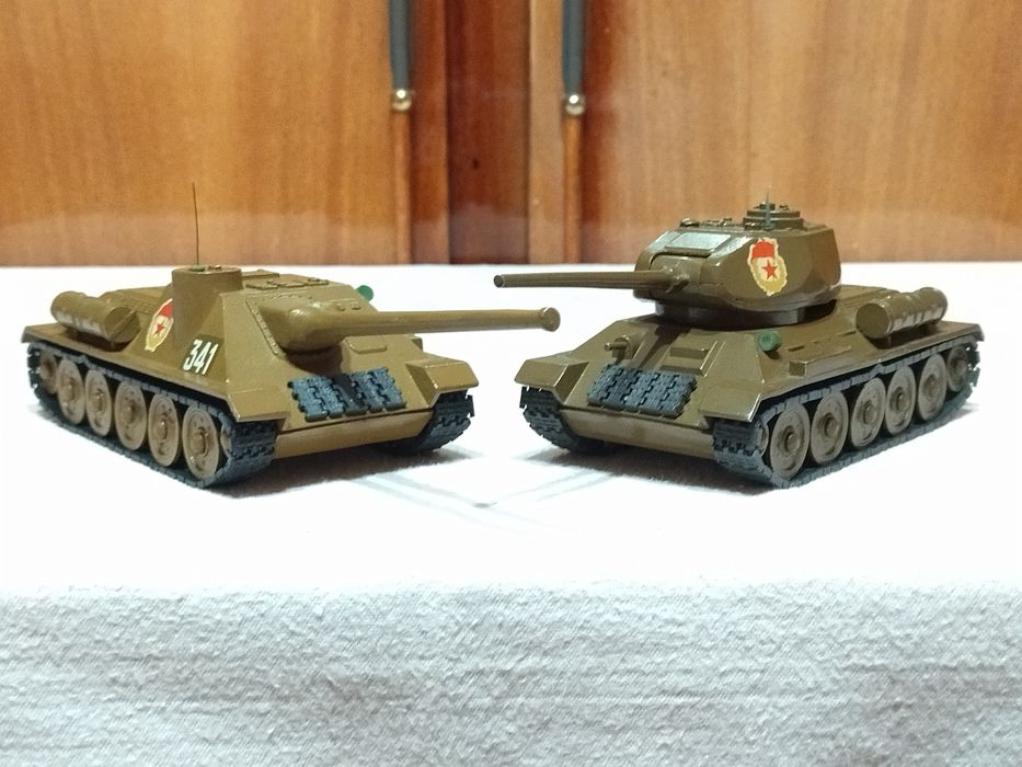 Танк СУ-100 Модель 1:43 Танк Т-34.