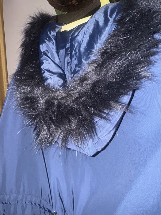 Парка жіноча темно синя