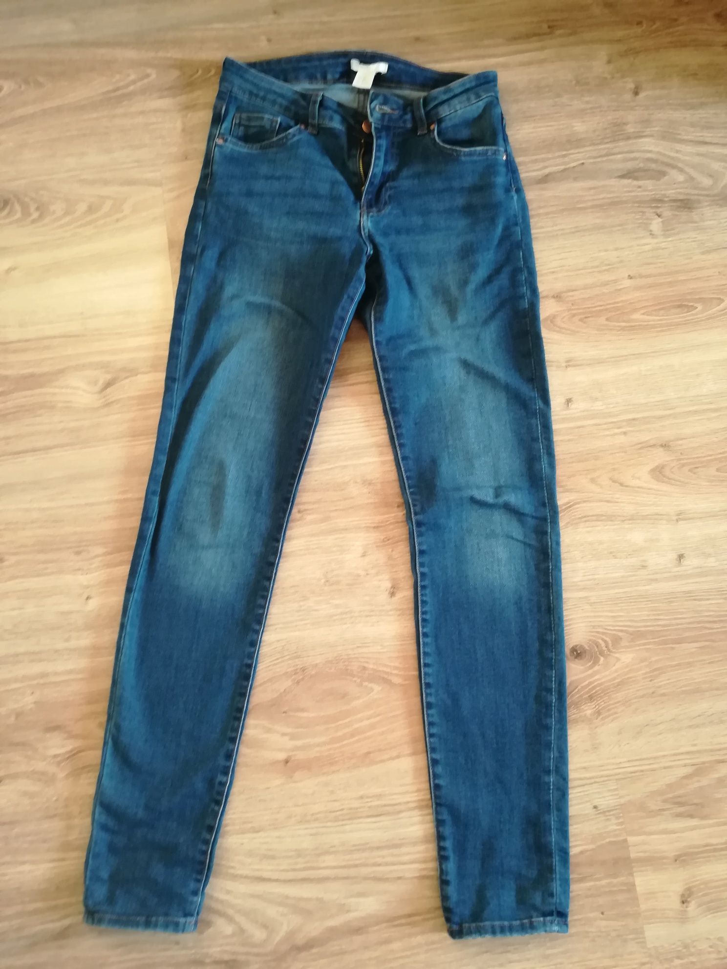 Klasyczne wygodne jeansy rozmiar 36