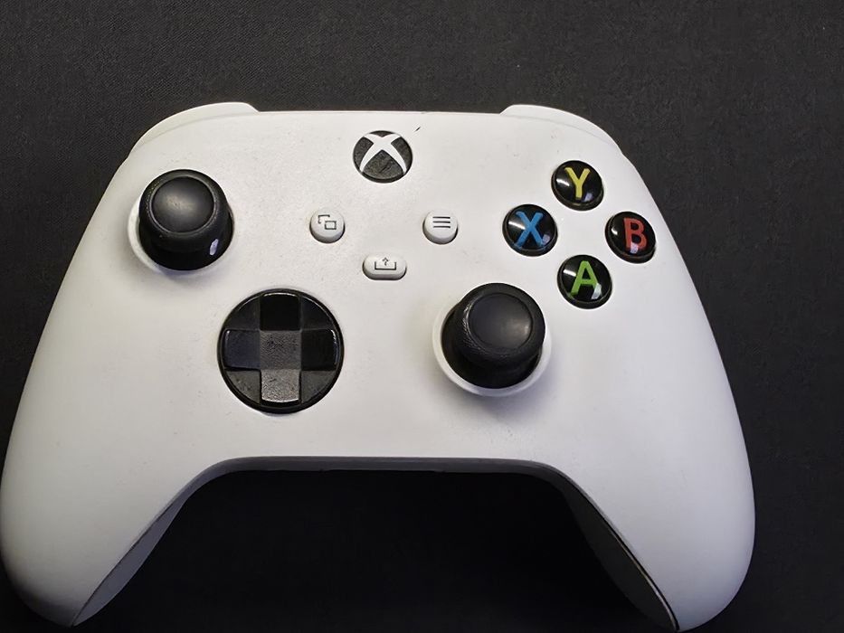 Xbox Series S 512GB - C/ 1 Comando + Cabos