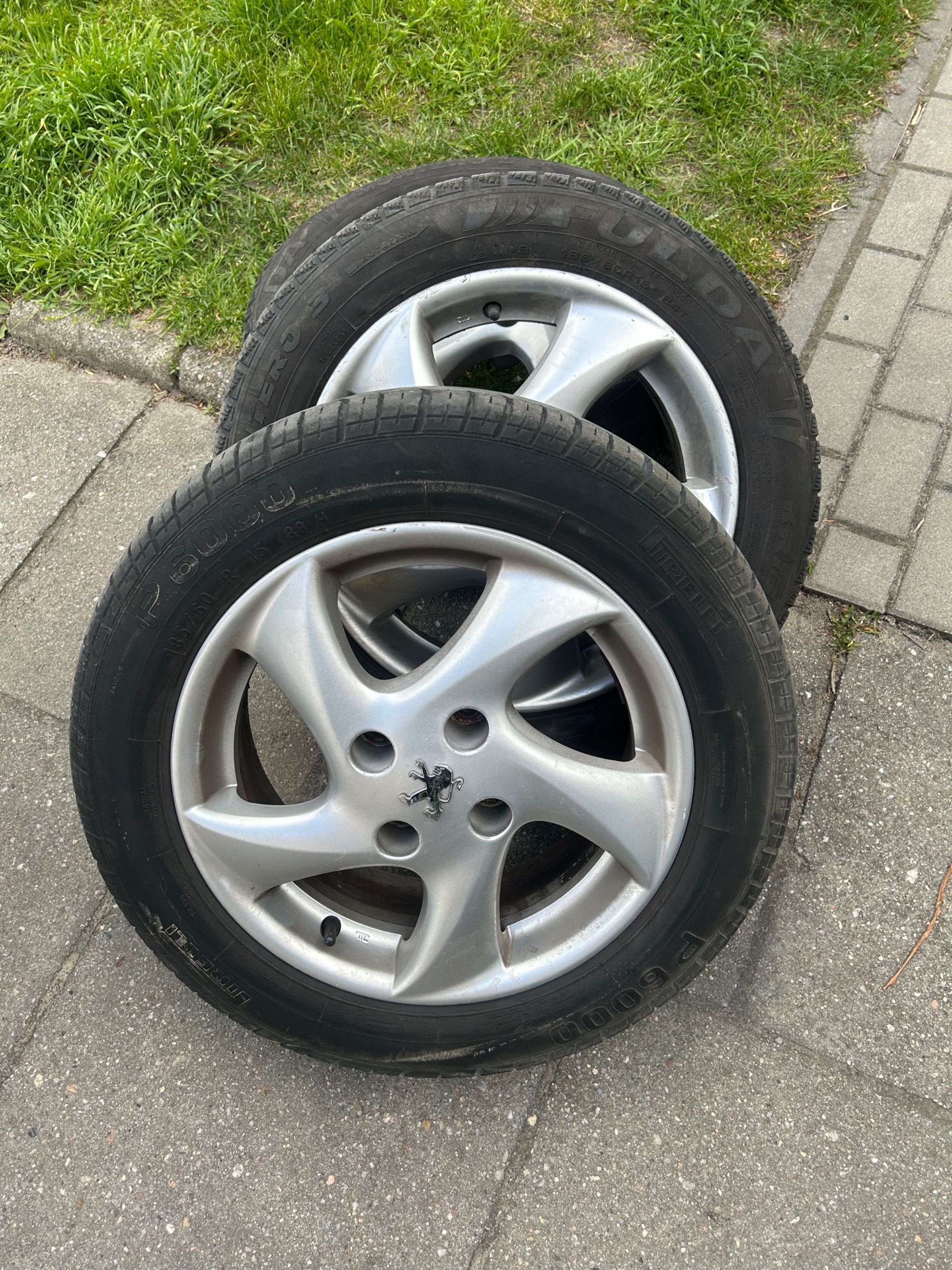 Sprzedam koła które zostały po samochodzie