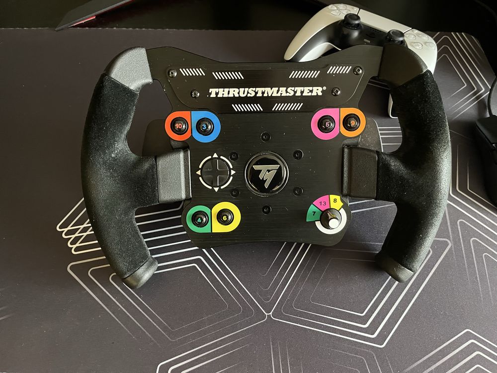 Base Thurstmaster T300 com Pedais T3PM e Volante Formula