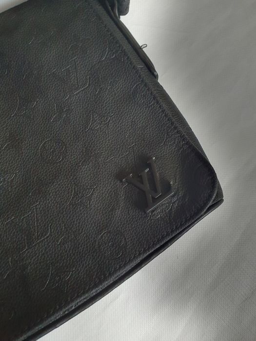 Torebka czarna jedna przegroda i schowek na ramię pasek męska damska