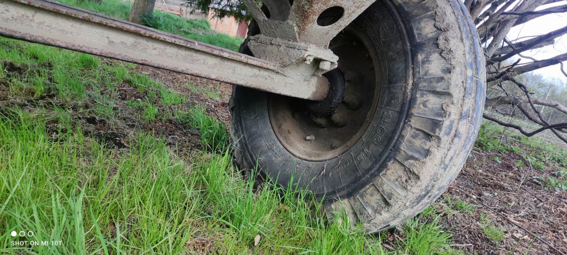 Прицеп в для тракторів МТЗ ЮМЗ Т40