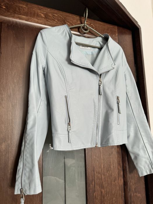 Косуха блакитна, весняна жіноча куртка. В ідеальному стані !