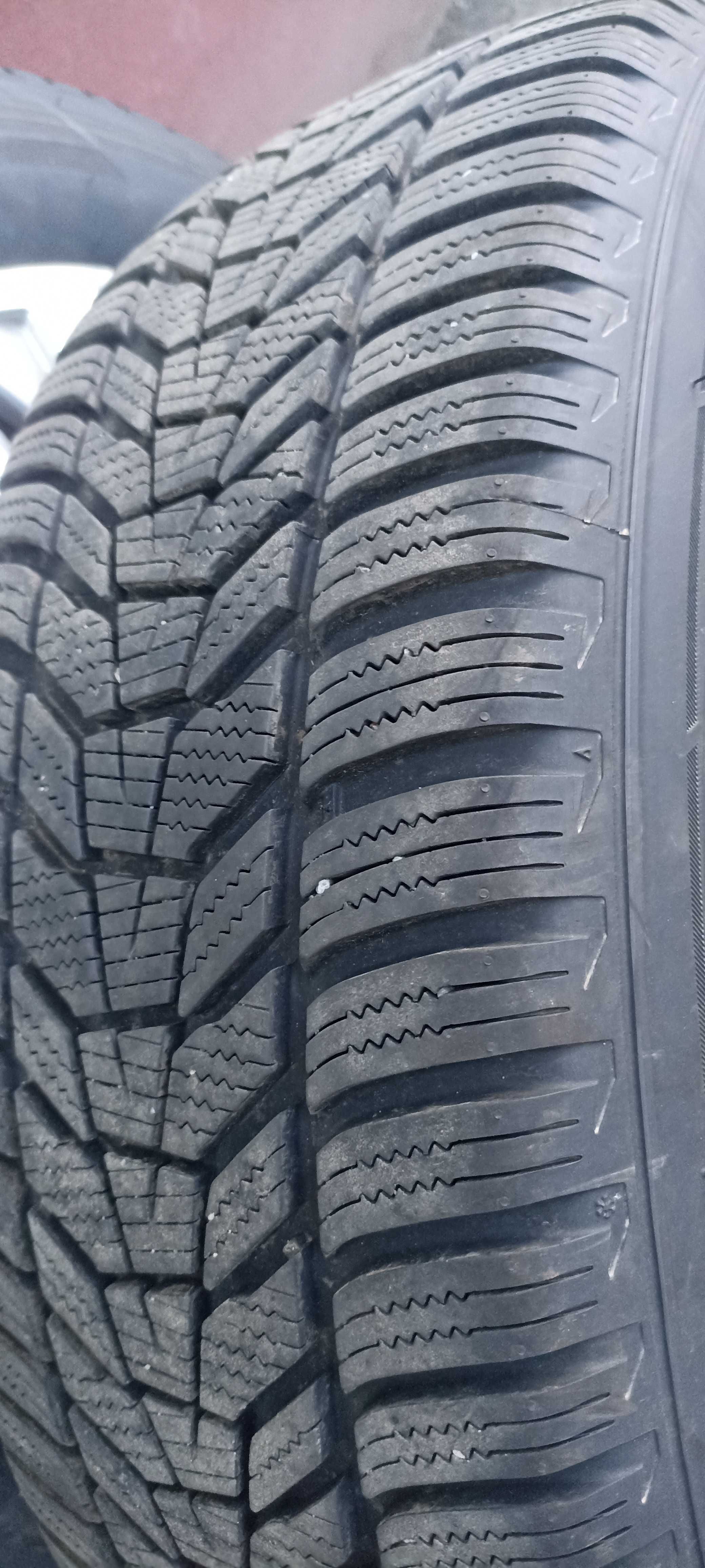 Резина HANKOOK R 17 215 65