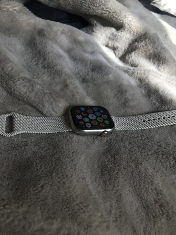 Смарт-годинник Apple Watch Series 8