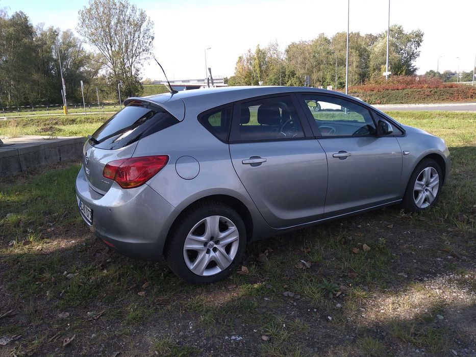Astra 1,4 Turbo Bardzo ZADBANA 123tyś km  wojew.Śląskie