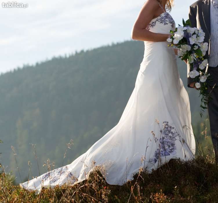 Piękna włoska suknia ślubna z salonu Lilea - Chantal M8028