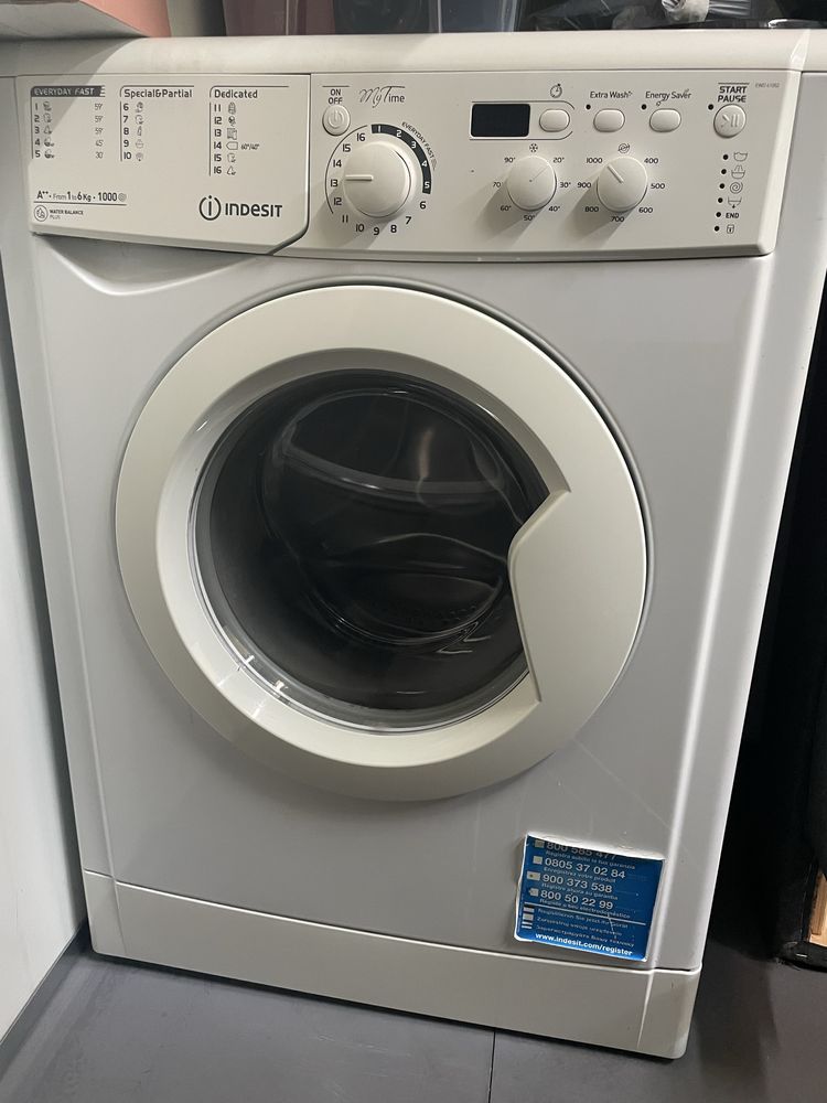 Máquina da lavar roupa - Indesit 6 kg