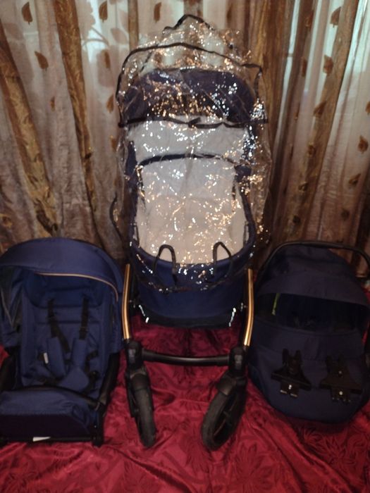 Коляска три в одному