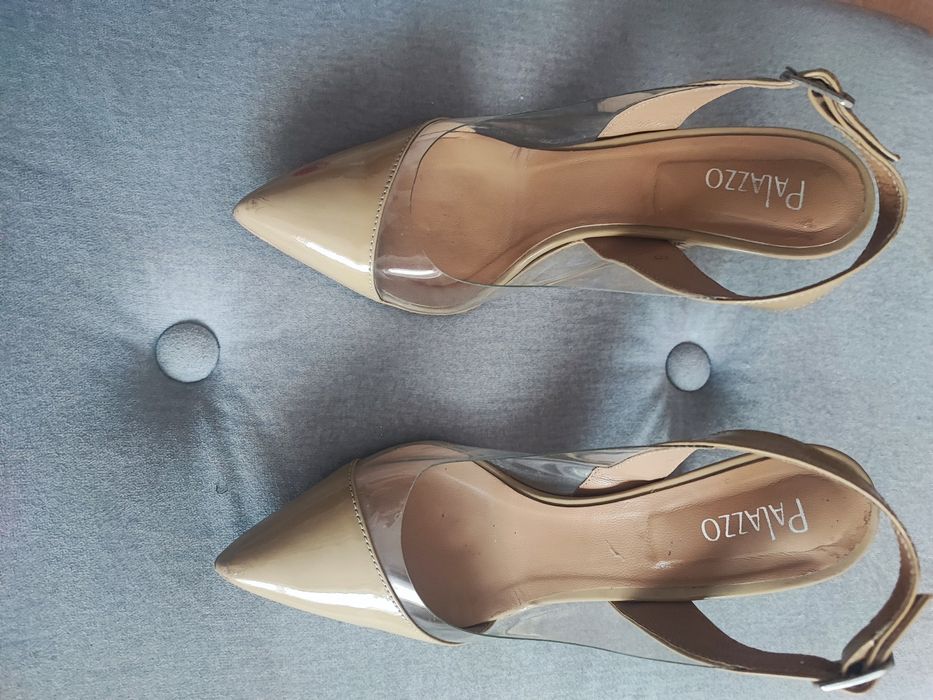 Beżowe silikonowe szpilki