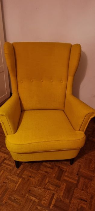 Cadeirão Ikea amarelo torrado
