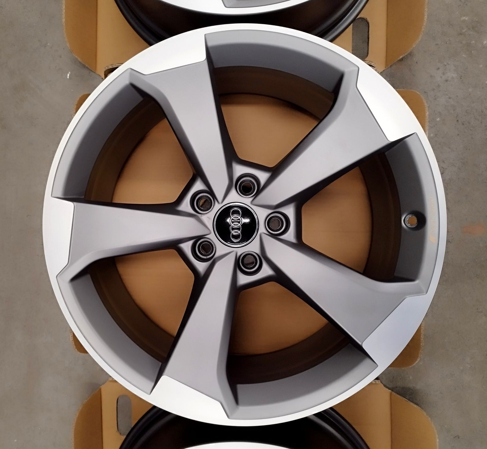 Oryginalne felgi Audi S4 A4 B8 B9 S5 A5 S6 A6 Rotor 19" 5x112 et40 8