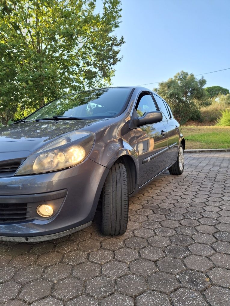 Renault clio 1.2 Dynamic S Tce 
2008/03
183.500km 
Sensor chuva
Faróis